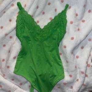 worn once, sexy, green lace bodysuit 💚